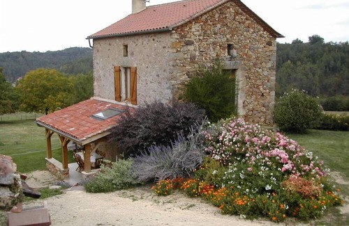 Saint-Amand-de-Belves Cottage | Saint Amand De Belves: country holiday home - 3 rooms - 5/6 persons