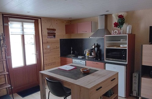 Saint-Antoine Apartment | SAINT ANTOINE, 5 min from Métabief resort, 10 min from Lac Saint Point.