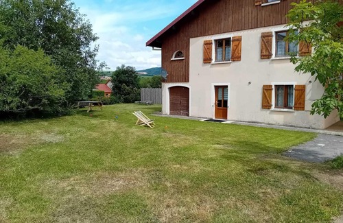 Saint-Antoine Apartment | SAINT ANTOINE, 5 min from Métabief resort, 10 min from Lac Saint Point.