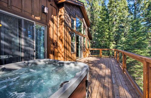 Truckee House | Saint Bernard - Luxurious Upscale Comfy Mountain Retreat Hot Tub Gas BBQ with Level 2 EV Connection