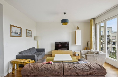 Saint-Cloud Apartment | Saint-Cloud Chic!