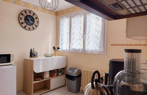 Cloyes-sur-le-Loir Cottage | Saint Lubin Cottage: Family Comfort and Local Charm