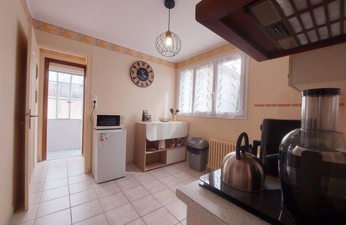 Cloyes-sur-le-Loir Cottage | Saint Lubin Cottage: Family Comfort and Local Charm
