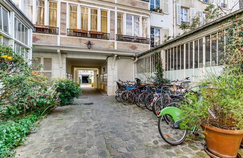 Quartier de l'Ecole-Militaire Apartment | Saint Germain des Prés - Petit Sevres 1 Bedroom