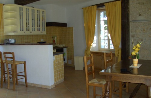 Saint-Just-Luzac Cottage | Saint-Just-Luzac -Charente Maritime Gîte - Self Catering Rental for 5 people