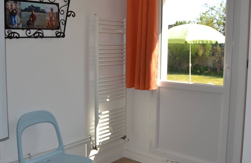 Saint-Ideuc House | SAINT MALO beaches 400 m away, quiet residential area, garden, wifi, shops