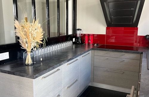 Courtoisville-Sillon-Moka House | Saint-Malo: house 5 minutes from the beach with jacuzzi, shops nearby