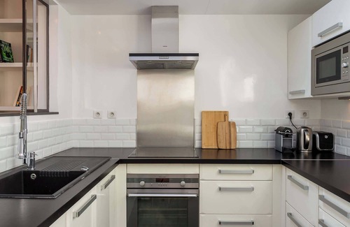 Saint-Germain-des-Pres Apartment | Saint Pères Summary: