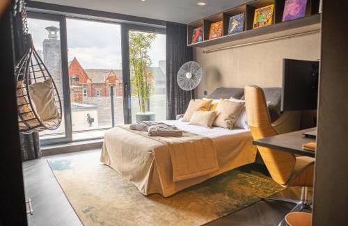 Leeds City Center Apartment | SAINT PAUL - Penthouse Apartment with Hot Tub