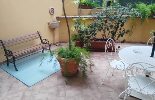 Vatican Apartment | SAINT PETER'S AREA - VATICAN - ROME CITY CENTER - AC, WIFI flat - 2 rooms - 2/5 persons