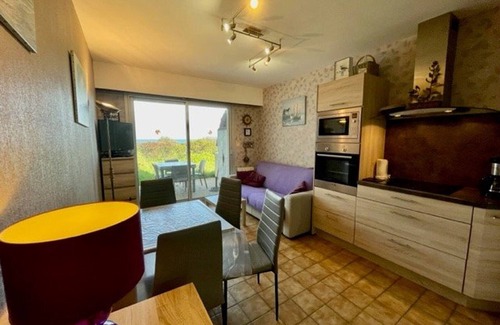Saint-Pierre-Quiberon Apartment | Saint-Pierre-Quiberon - 1BR Apt 28m² - 4 Guests - Enclosed Garden - Pets Allowed