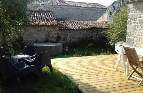 Saint-Sornin House | SAINT-SORNIN Atypical house with large plot 900 m2 closed ripe