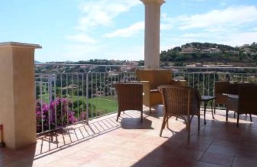 La Nartelle Villa | Sainte Maxime: In a residential area of Ste Maxime, overhanging the Golf course, large view on Ste Maxime and the golf of St Tropez, recent villas for 8 to 10 persons in a quiet and pleasant environement . Easy access to the beaches and Shopping center.
