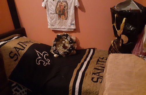 Leonidas Apartment | Saints Fan Extravaganza