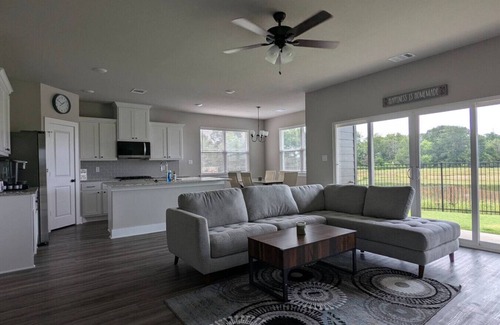 Wellborn Apartment | Saketh Lake Retreat| EV charging