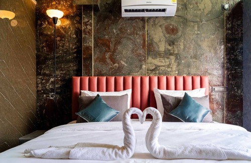 Hyderabad Hotel | Sakhi Lakeview Resort