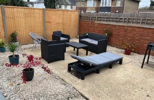 Oxford House | Sakura,sleeps 8 Netflix