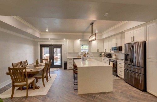 Bell County House | Salado Villa Private Pool, Hot Tub Sleeps 9