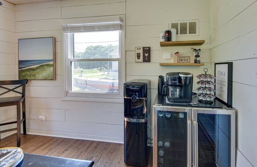 Salem Lakes Cottage | Salem Lakeside Getaway w/ Grill & Deck!