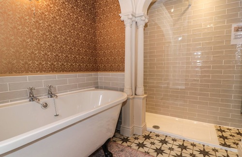 Llwyngwril Cottage | SALEM, pet friendly, character holiday cottage in Llwyngwril