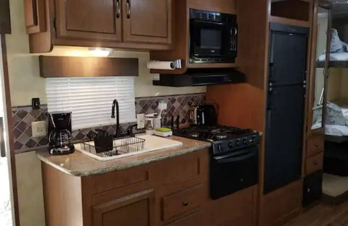 Shingletown House | Salem RV with a Lake and Creek, 15 mi to Lassen NP