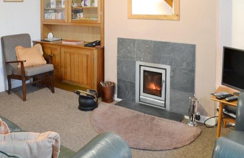 Rhiw House | Salfur