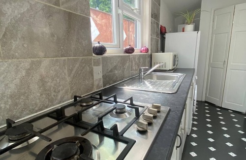 Luton Apartment | Salisbury House - Huku Kwetu (Luton)