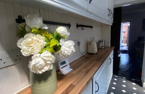 Luton Apartment | Salisbury House - Huku Kwetu (Luton)