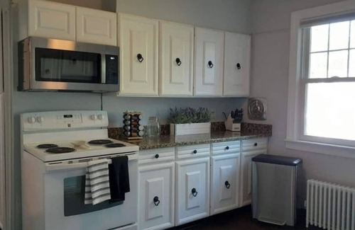 Forest Grove Apartment | SalsVista 1st Floor Corner Apt
