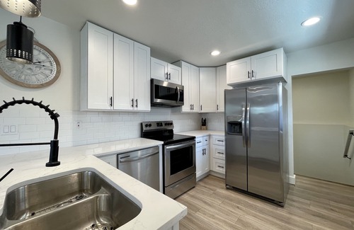 Liberty Wells House | Salt City Dream House w/Hot tub, Fire Pit, Bbq
