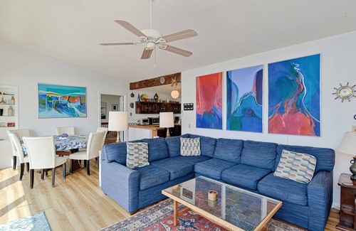 Gloucester House | Salt Island Views: Walking distance to Good Harbor & Long Beach.