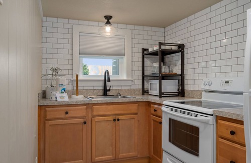 Nags Head Apartment | Salt & Light: Charming Contemporary Studio, Dog-friendly and Close to the Beach!