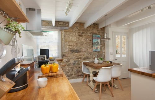 Mousehole House | Salt Loft - a house that sleeps 4 guests in 2 bedrooms