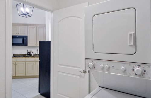 Demere Park Condo | Salt Therapy! Large Studio Unit w/extra bedroom