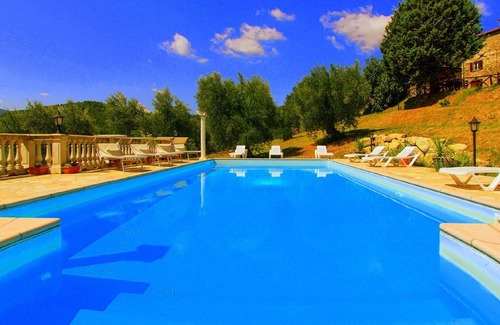 Caprese Michelangelo Villa | Salt Water Pool, Spectacular Scenery, Mountain View