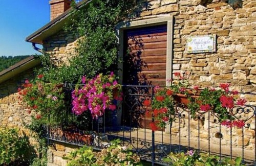 Caprese Michelangelo Villa | Salt Water Pool, Spectacular Scenery, Mountain View