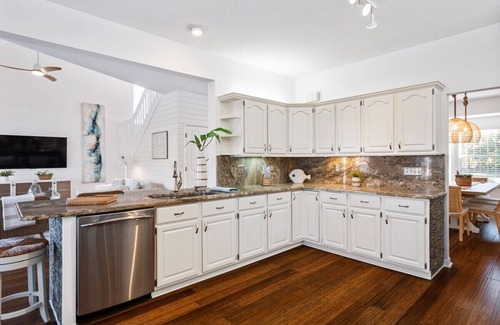 Palm Harbor House | Salt Water Canal Home with Pool