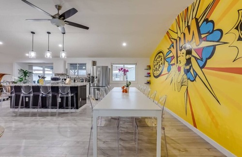 South Westminster House | Salt Water Pool | Hot Tub | Karaoke | Mini Putt