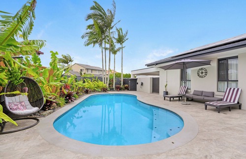 Runaway Bay Apartment | ​Saltbreeze Guest House – Luxury King Suite in Runaway Bay, Gold Coast