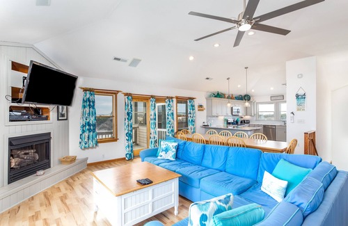 Corolla House | Salted Dunes OBX, Beach front, Wild Horses, Pool, Hot Tub, 4x4 Beach, 7 Bedroom