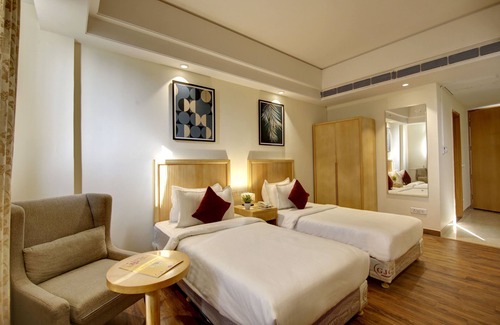 DLF Phase 5 Hotel | Saltstayz Select - Galleria Market & Golf Course Road