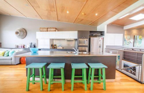 Point Lookout Apartment | Saltwater 5 - sleeps 8 - close to Main Beach