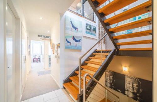Point Lookout Apartment | Saltwater 5 - sleeps 8 - close to Main Beach