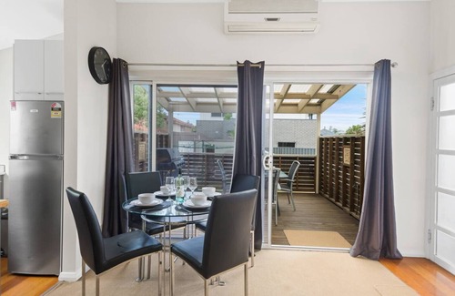 Thirroul House | Saltwater Escape Live the Sand and Surf Lifestyle