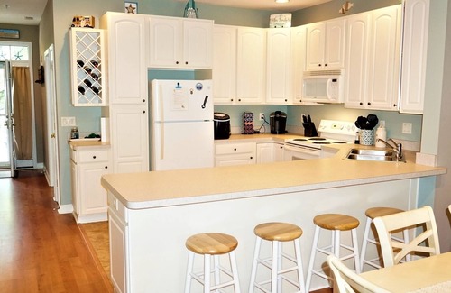 Lewes Condo | SALTWATER HARMONY – 3BR, 2BA – Sleeps 7 – Community Pool