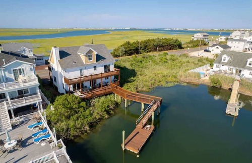 Cape May Court House House | Saltwater Manor: Bay Front Home with Private Dock