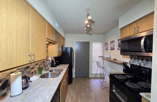 Uptown Apartment | Saltwater Pool Galleria Condo 2BR 2BA Marquee Uptown