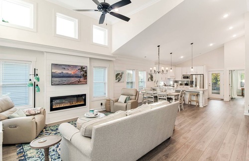 Tranquil Harbour House | Saltwater Pool, Wonderful Island Retreat, 6 Seat Golf Cart Included