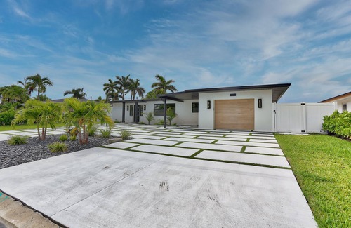 Belle Vista House | ☀Saltwater Pool🐠Fishing Dock🐶Dog Allowed🌞Parrots Cove🏠Single Family Home