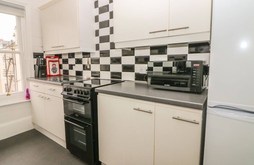 Eastbourne Seafront Cottage | SALTWOOD, character holiday cottage in Eastbourne